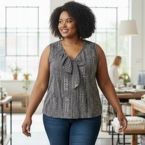 Liz Claiborne Black White Geometric VNeck Ruffle Detail Sleeveless‎ Blouse 2X